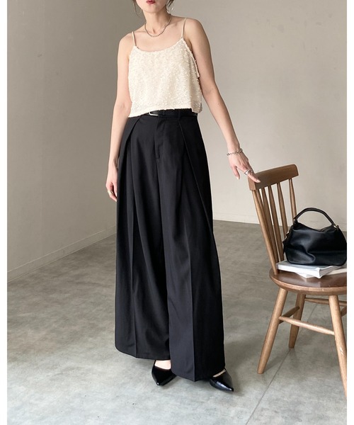 She's Closet(シーズクローゼット)の「ショート丈 ラメ ネップヤーン ジャガード キャミソール ビスチェ(キャミソール・レディース・ブラック/アイボリー・FREE)」の21枚目の写真