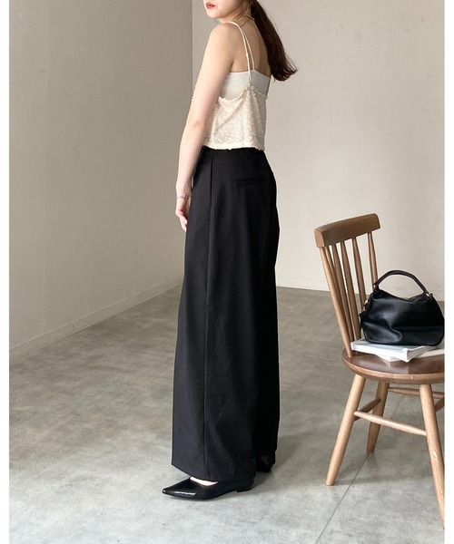 She's Closet(シーズクローゼット)の「ショート丈 ラメ ネップヤーン ジャガード キャミソール ビスチェ(キャミソール・レディース・ブラック/アイボリー・FREE)」の22枚目の写真
