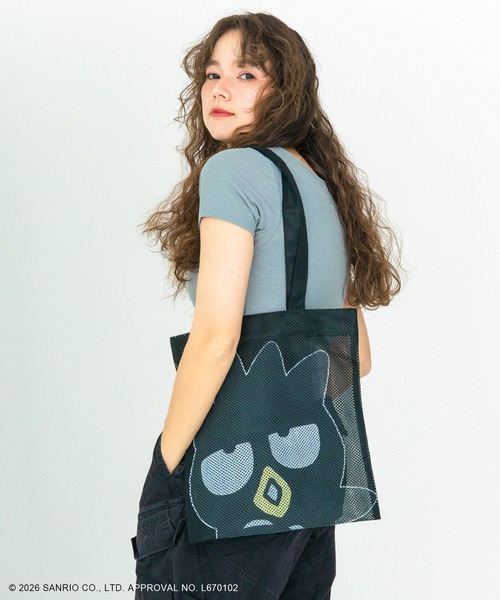 ACCOMMODE（アコモデ）の「サンリオキャラクターズ/カラップ フェイスアップメッシュトートバッグ（トートバッグ・レディース・ベージュ/パープル/ブラック/ブルー/グリーン/ブラウン・FREE）」の2枚目の写真