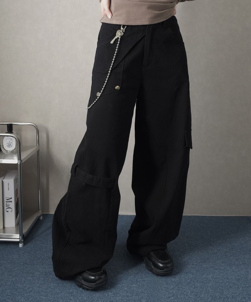 Ulysses(ユリシス)の「ワイドカーゴパンツ(カーゴパンツ・レディース・カーキ/ブラック・M/S)」の1枚目の写真