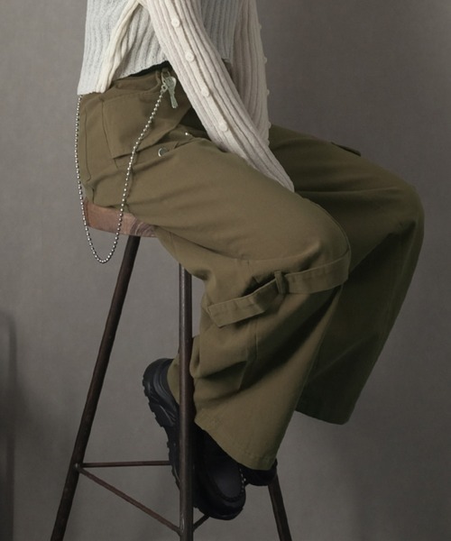 Ulysses(ユリシス)の「ワイドカーゴパンツ(カーゴパンツ・レディース・カーキ/ブラック・M/S)」の16枚目の写真