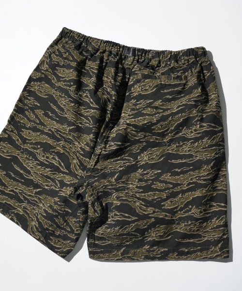 THRIFTY LOOK（スリフティールック）の「THRIFTY LOOK / スリフティールック PRINTED 90S CLIMBING SHORTS タイガーカモ レオパード ウェビングベルト イージーショーツ（その他パンツ・メンズ・カモフラージュ/ブラウン/グリーン・MEDIUM/LARGE）」の4枚目の写真