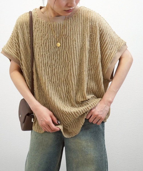 gossara(ゴサラ)の「【今売れてます】フリフリカットソー天竺編T(Tシャツ/カットソー・レディース・ブラック/オフホワイト/ベージュ/ブラウン・FREE)」の4枚目の写真