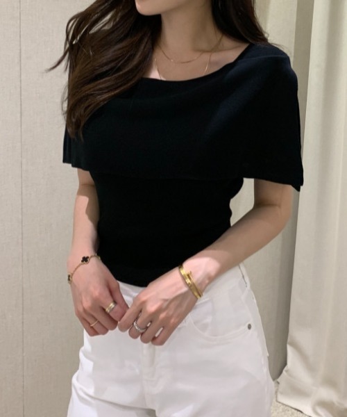 AMAJI(アマジ)の「ドレープネックコンパクトトップス(Tシャツ/カットソー・レディース・ブラック/ホワイト系その他/ライトブルー/グレイッシュベージュ・FREE)」の3枚目の写真