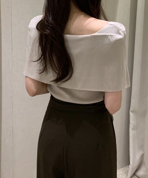 AMAJI(アマジ)の「ドレープネックコンパクトトップス(Tシャツ/カットソー・レディース・ブラック/ホワイト系その他/ライトブルー/グレイッシュベージュ・FREE)」の11枚目の写真