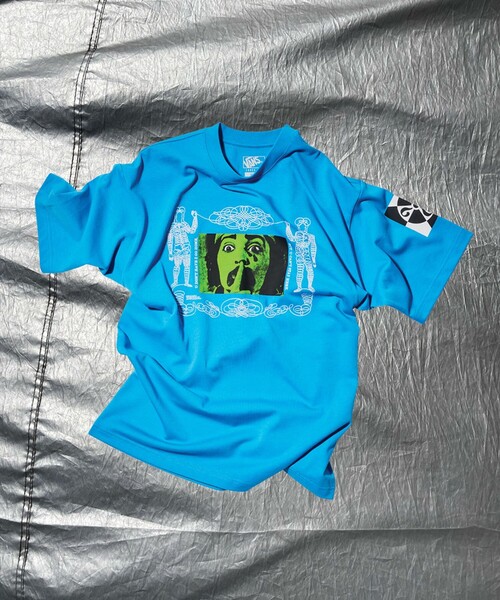 VANS(バンズ)の「VANS × ED DAVIS / Short Sleeve Tee(Tシャツ/カットソー・メンズ・ライトブルー・XL/L/M/S)」の10枚目の写真
