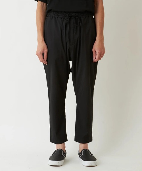 WHITE MOUNTAINEERING（ホワイトマウンテニアリング）の「【White Mountaineering/ホワイトマウンテニアリング】TAPERED PANTS（スラックス・メンズ・ネイビー/ブラック・1/2）」の2枚目の写真