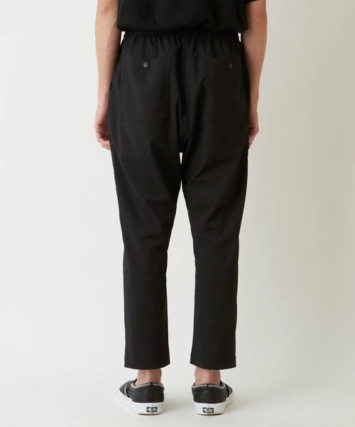 WHITE MOUNTAINEERING（ホワイトマウンテニアリング）の「【White Mountaineering/ホワイトマウンテニアリング】TAPERED PANTS（スラックス・メンズ・ネイビー/ブラック・1/2）」の4枚目の写真