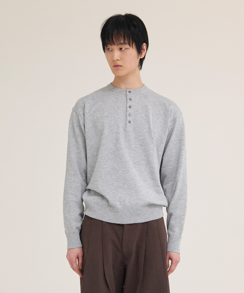 AKECII(アケシ)の「アンディソフトヘンリーネックニット_メランジグレー(ニット/セーター・メンズ・その他・MEDIUM/LARGE)」の6枚目の写真