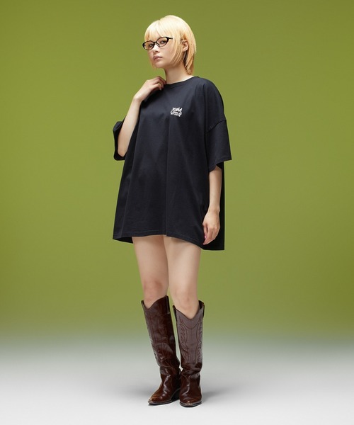 X-girl(エックスガール)の「LEOPARD CIRCLE LOGO AND FACE S/S TEE DRESS(ワンピース・レディース・ホワイト/ブラック・M/S)」の4枚目の写真