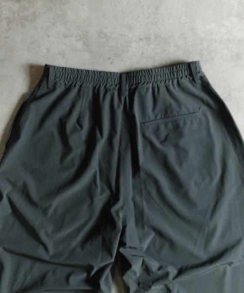 many men many mind(メニーメンメニーマインド)の「MANYMENMANYMINDS / AIRLEAKFABRIC/ワイドカーブパンツ(その他パンツ・メンズ・チャコール/ブラック・X-LARGE/LARGE/MEDIUM)」の8枚目の写真
