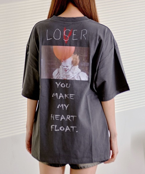 SILVER BULLET(シルバーバレット)の「『SILVER BULLET SELECT AP/シルバーバレットセレクト』IT/イット"それ"が見えたら、終わり。USED LIKE TEE(Tシャツ/カットソー・レディース・ブラック系1/ホワイト系2/ブラック系2・LL/L)」の1枚目の写真