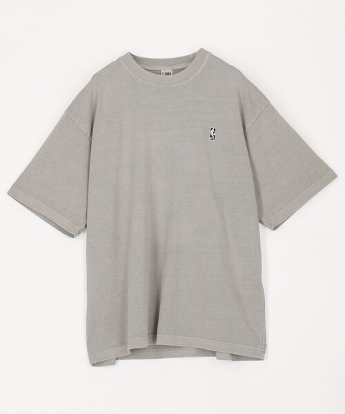 FREAK'S STORE(フリークスストア)の「NBA × FREAK'S STORE 別注 ランダムユニフォームデザイン バックプリント クルーネックTシャツ(Tシャツ/カットソー・メンズ・ネイビー/ナチュラル/チャコールグレー・LARGE/MEDIUM)」の4枚目の写真