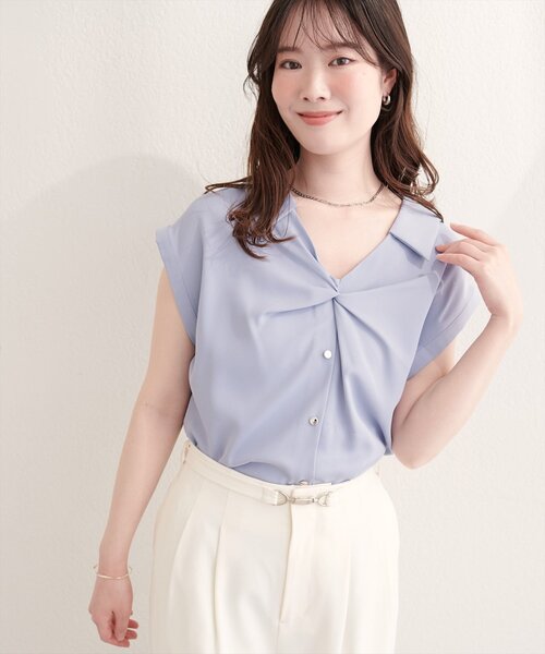 natural couture(ナチュラルクチュール)の「ねじりデザインブラウス(シャツ/ブラウス・レディース・オフホワイト/グレイッシュベージュ/ピンクベージュ/サックスブルー/ネイビー・FREE)」の16枚目の写真