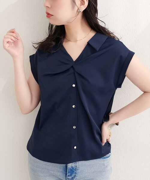 natural couture(ナチュラルクチュール)の「ねじりデザインブラウス(シャツ/ブラウス・レディース・オフホワイト/グレイッシュベージュ/ピンクベージュ/サックスブルー/ネイビー・FREE)」の20枚目の写真