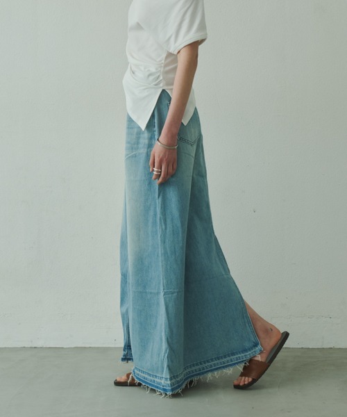 Plumel（プルメル）の「Stretch Denim Maxi Skirt / ストレッチデニムマキシスカート（デニムスカート・レディース・ライトブルー/ブルー・MEDIUM/LARGE）」の4枚目の写真