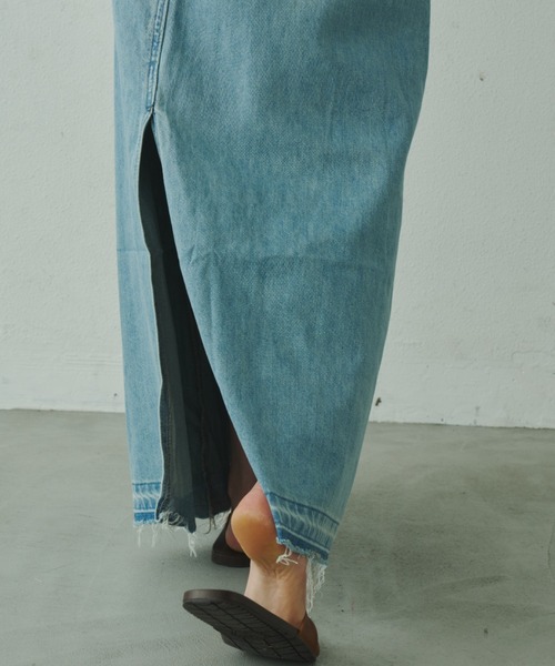 Plumel（プルメル）の「Stretch Denim Maxi Skirt / ストレッチデニムマキシスカート（デニムスカート・レディース・ライトブルー/ブルー・MEDIUM/LARGE）」の11枚目の写真