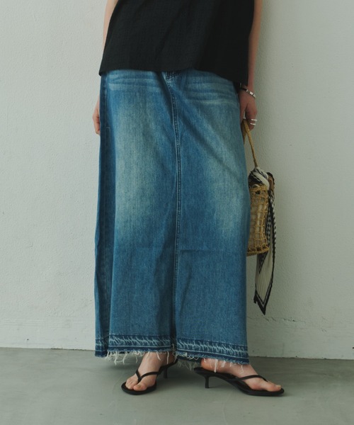 Plumel（プルメル）の「Stretch Denim Maxi Skirt / ストレッチデニムマキシスカート（デニムスカート・レディース・ライトブルー/ブルー・MEDIUM/LARGE）」の19枚目の写真