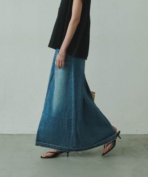 Plumel（プルメル）の「Stretch Denim Maxi Skirt / ストレッチデニムマキシスカート（デニムスカート・レディース・ライトブルー/ブルー・MEDIUM/LARGE）」の22枚目の写真