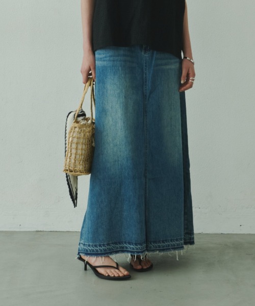 Plumel（プルメル）の「Stretch Denim Maxi Skirt / ストレッチデニムマキシスカート（デニムスカート・レディース・ライトブルー/ブルー・MEDIUM/LARGE）」の17枚目の写真