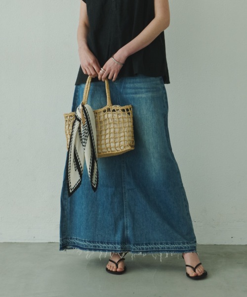 Plumel（プルメル）の「Stretch Denim Maxi Skirt / ストレッチデニムマキシスカート（デニムスカート・レディース・ライトブルー/ブルー・MEDIUM/LARGE）」の18枚目の写真
