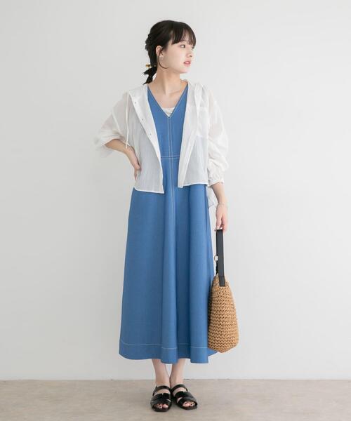 ITEMS URBANRESEARCH（アイテムズ アーバンリサーチ）の「『洗濯可』レーヨンデニムテントワンピース（ワンピース・レディース・ブルー/ブルー系その他・FREE）」の6枚目の写真
