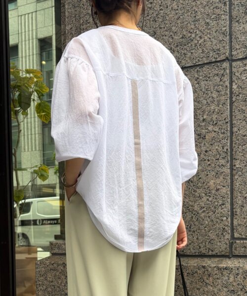 Jena espace merveilleux(ジェナ エスパスメルヴェイユ)の「シアーバックラインブラウス(シャツ/ブラウス・レディース・オレンジ/オフホワイト/チャコールグレー・FREE)」の1枚目の写真