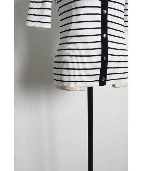 tocco closet(トッコ クローゼット)の「【ZOZO限定】接触冷感ヘンリーネック配色半袖リブニットトップス(Tシャツ/カットソー・レディース・オフホワイト/その他/ネイビー/その他1・M)」の5枚目の写真