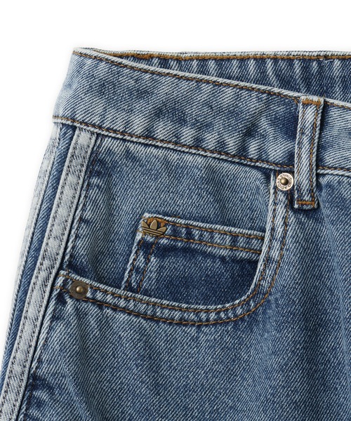 adidas(アディダス)の「adidas HIGH RISE BARREL LEG DENIM PANT / アディダス ハイライズ バレル レッグ デニム パンツ(デニムパンツ・レディース・ライトインディゴブルー・25inch/24inch/26inch)」の4枚目の写真