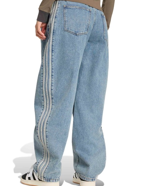 adidas(アディダス)の「adidas HIGH RISE BARREL LEG DENIM PANT / アディダス ハイライズ バレル レッグ デニム パンツ(デニムパンツ・レディース・ライトインディゴブルー・25inch/24inch/26inch)」の8枚目の写真