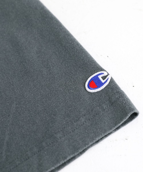 Champion(チャンピオン)の「【Champion】ピグメントロゴ刺繍Tシャツ(Tシャツ/カットソー・メンズ・ブラック/ネイビー・M/L/XL)」の3枚目の写真