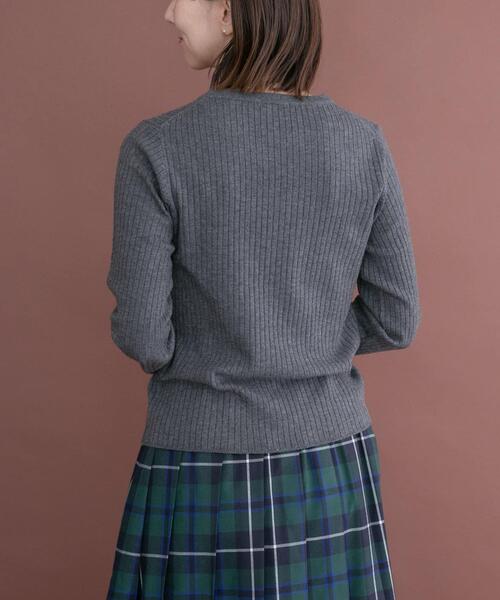 ITEMS URBANRESEARCH(アイテムズ アーバンリサーチ)の「『洗濯可』フワフワクルーネックリブニット(ニット/セーター・レディース・モカ/オフホワイト/チャコールグレー・FREE)」の18枚目の写真