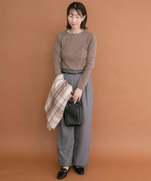 ITEMS URBANRESEARCH(アイテムズ アーバンリサーチ)の「『洗濯可』フワフワクルーネックリブニット(ニット/セーター・レディース・モカ/オフホワイト/チャコールグレー・FREE)」の6枚目の写真