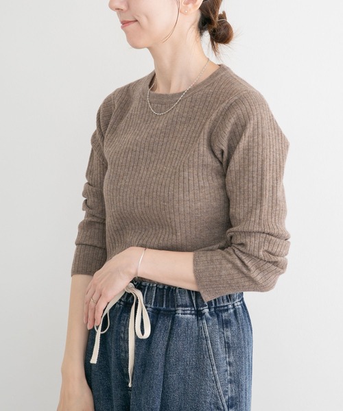 ITEMS URBANRESEARCH（アイテムズ アーバンリサーチ）の「『洗濯可』フワフワクルーネックリブニット（ニット/セーター・レディース・モカ/オフホワイト/チャコールグレー・FREE）」の12枚目の写真