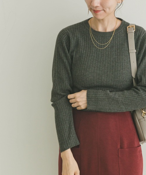 ITEMS URBANRESEARCH（アイテムズ アーバンリサーチ）の「『洗濯可』フワフワクルーネックリブニット（ニット/セーター・レディース・モカ/オフホワイト/チャコールグレー・FREE）」の9枚目の写真