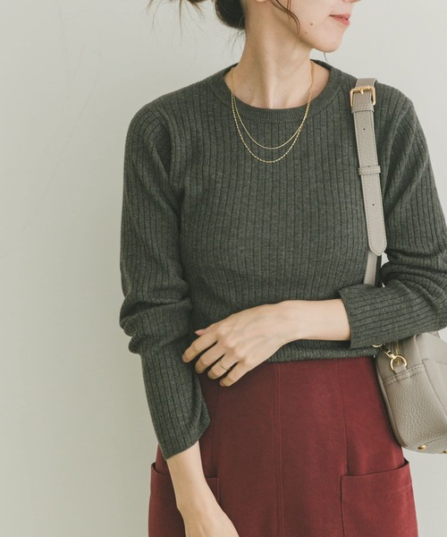 ITEMS URBANRESEARCH（アイテムズ アーバンリサーチ）の「『洗濯可』フワフワクルーネックリブニット（ニット/セーター・レディース・モカ/オフホワイト/チャコールグレー・FREE）」の10枚目の写真