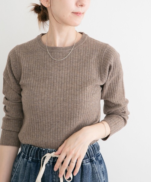 ITEMS URBANRESEARCH（アイテムズ アーバンリサーチ）の「『洗濯可』フワフワクルーネックリブニット（ニット/セーター・レディース・モカ/オフホワイト/チャコールグレー・FREE）」の11枚目の写真