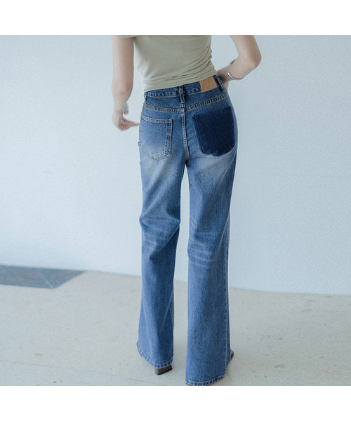 MEMUA(メムア)の「オフキャットウォッシュドセミワイドデニム(デニムパンツ・レディース・ブルー系その他・SMALL/MEDIUM/LARGE)」の1枚目の写真