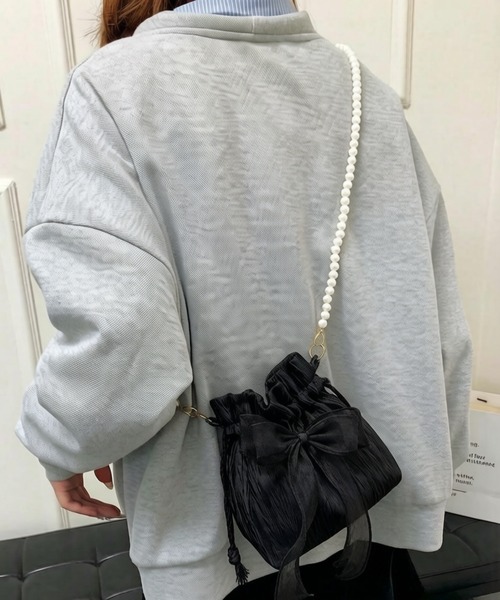 FREE STYLISTS(フリー スタイリスト)の「リボン パールチェーン 巾着 バッグ 式典、パーティー、結婚式(ショルダーバッグ・レディース・ホワイト/ブラック・F)」の12枚目の写真