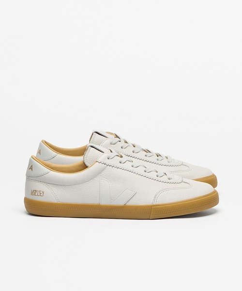 VEJA(ヴェジャ)の「VEJA Volley Signature レザースニーカー(スニーカー・レディース・オフホワイト・39/25/36/22/37/23/38/24)」の1枚目の写真
