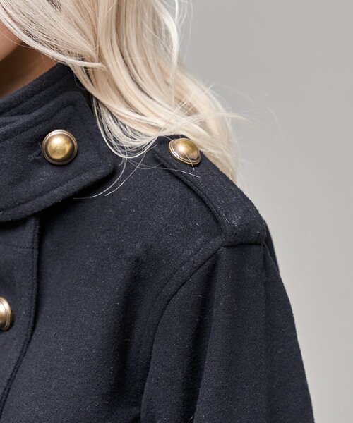 WHO'S WHO gallery（フーズフーギャラリー）の「【26AW LOOK掲載品番】スタンドネックアシメジャケット（ブルゾン・レディース・ブラック/チャコールグレー/キャメル・FREE）」の12枚目の写真