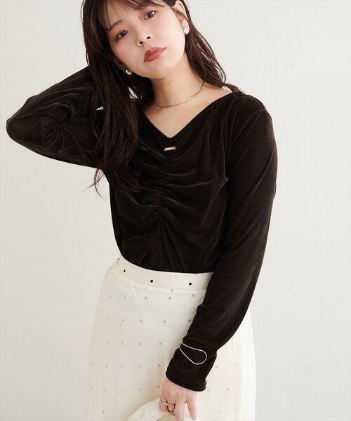 natural couture（ナチュラルクチュール）の「シアーベロアギャザーロンT（Tシャツ/カットソー・レディース・ブラック系その他/オフホワイト/ドット/ブラウン/その他1/ダークブラウン/ブラック/アイボリー/ボルドー/レッド系その他・FREE）」の6枚目の写真