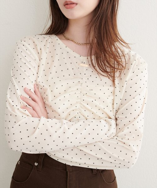 natural couture（ナチュラルクチュール）の「シアーベロアギャザーロンT（Tシャツ/カットソー・レディース・ブラック系その他/オフホワイト/ドット/ブラウン/その他1/ダークブラウン/ブラック/アイボリー/ボルドー/レッド系その他・FREE）」の11枚目の写真