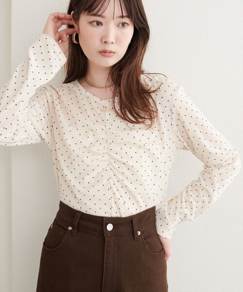 natural couture（ナチュラルクチュール）の「シアーベロアギャザーロンT（Tシャツ/カットソー・レディース・ブラック系その他/オフホワイト/ドット/ブラウン/その他1/ダークブラウン/ブラック/アイボリー/ボルドー/レッド系その他・FREE）」の13枚目の写真