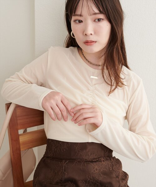 natural couture（ナチュラルクチュール）の「シアーベロアギャザーロンT（Tシャツ/カットソー・レディース・ブラック系その他/オフホワイト/ドット/ブラウン/その他1/ダークブラウン/ブラック/アイボリー/ボルドー/レッド系その他・FREE）」の20枚目の写真