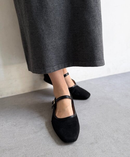 Chez toi(シェトワ)の「1ストラップフラットシューズ(パンプス・レディース・ブラック/ベージュ・MEDIUM/LARGE)」の4枚目の写真