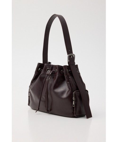 LAGUA GEM(ラグアジェム)の「DRAWSTRING FAUX LEATHER バッグ(ショルダーバッグ・レディース・バーガンディー/ブラック・FREE)」の8枚目の写真
