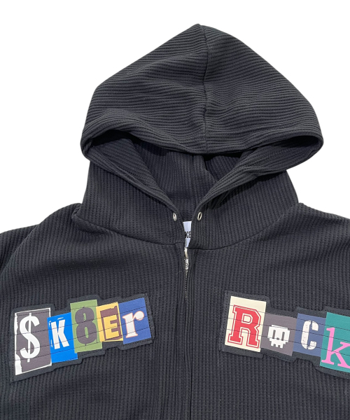 SK8ER ROCK（スケーターロック）の「コラージュロゴ ワッフルフードジップアップ（ブラック）（パーカー・レディース・その他・ONE SIZE）」の3枚目の写真