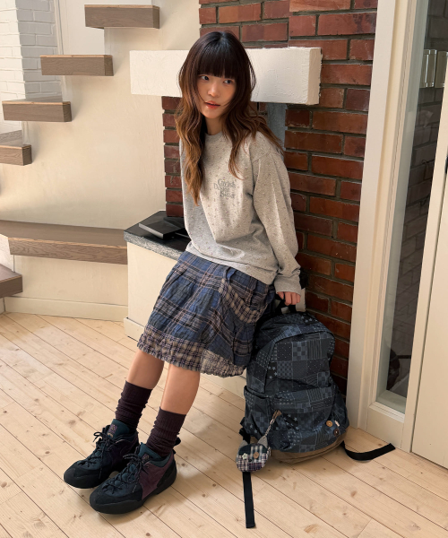 Cavish(カビシ)の「FLOWER SELLER ロゴ 長袖Tシャツ グレー(パープル)(CV2GSUT551A)(Tシャツ/カットソー・レディース・ライトパープル・FREE/LARGE/MEDIUM/SMALL)」の5枚目の写真