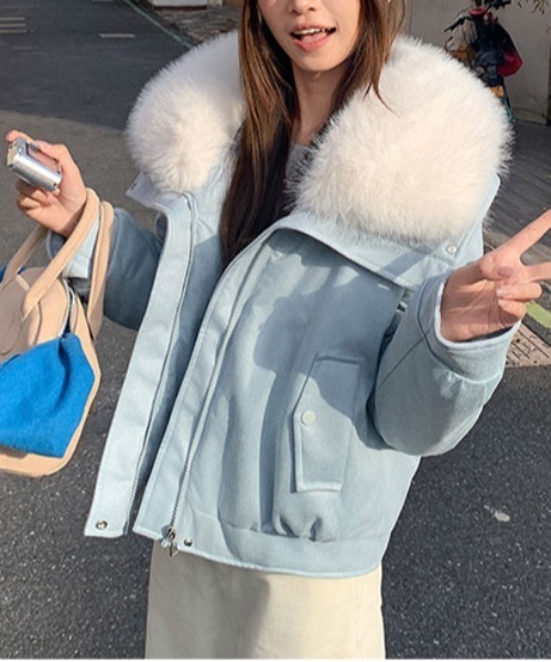 &soiree(アンドソワレ)の「ボリュームファーカラーフェイクレザージャケット(その他アウター・レディース・ブラック/ピンク/ホワイト/グレー/ブルー/ブラウン・X-LARGE/MEDIUM/LARGE)」の5枚目の写真